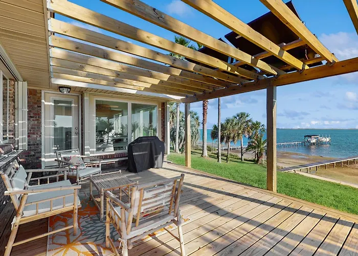 Waterfront Pet Friendly With Grill Wifi And Gorgeous Water Views Holiday home Pensacola