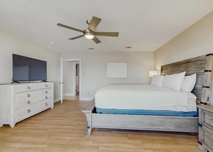 Holiday home Waterfront Pet Friendly With Grill Wifi And Gorgeous Water Views