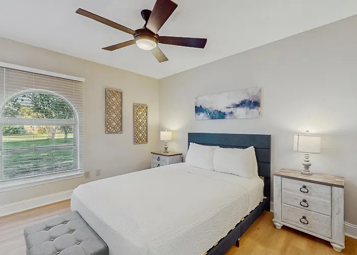 Waterfront Pet Friendly With Grill Wifi And Gorgeous Water Views Pensacola