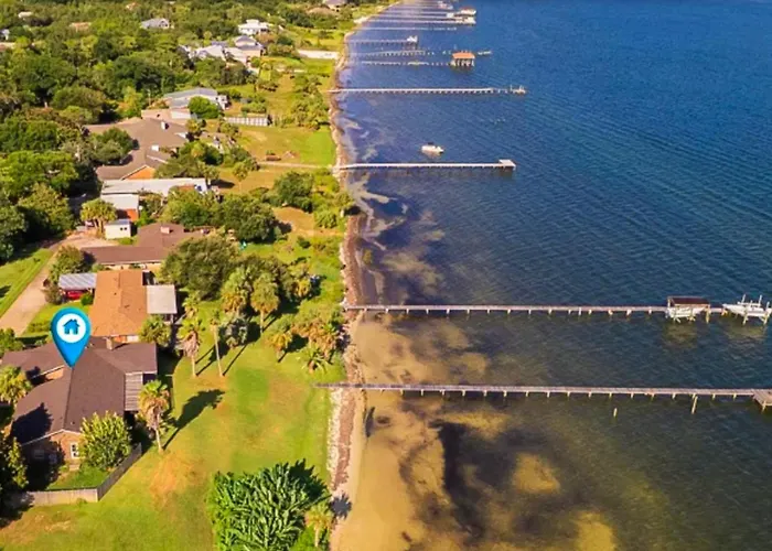 Waterfront Pet Friendly With Grill Wifi And Gorgeous Water Views Holiday home *