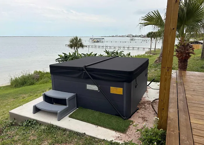 Waterfront Pet Friendly With Grill Wifi And Gorgeous Water Views Pensacola